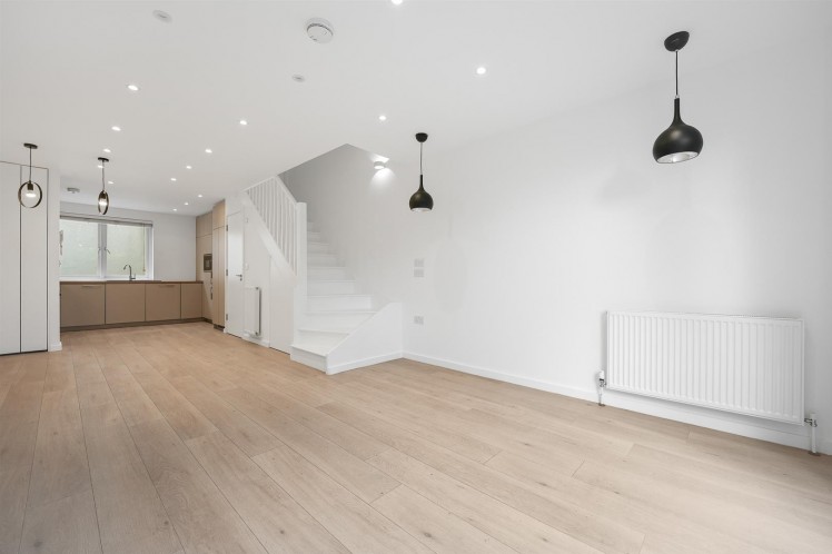 View Full Details for New Trinity Road, East Finchley, London